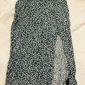 h&m divided green floral skirt with slit size 6